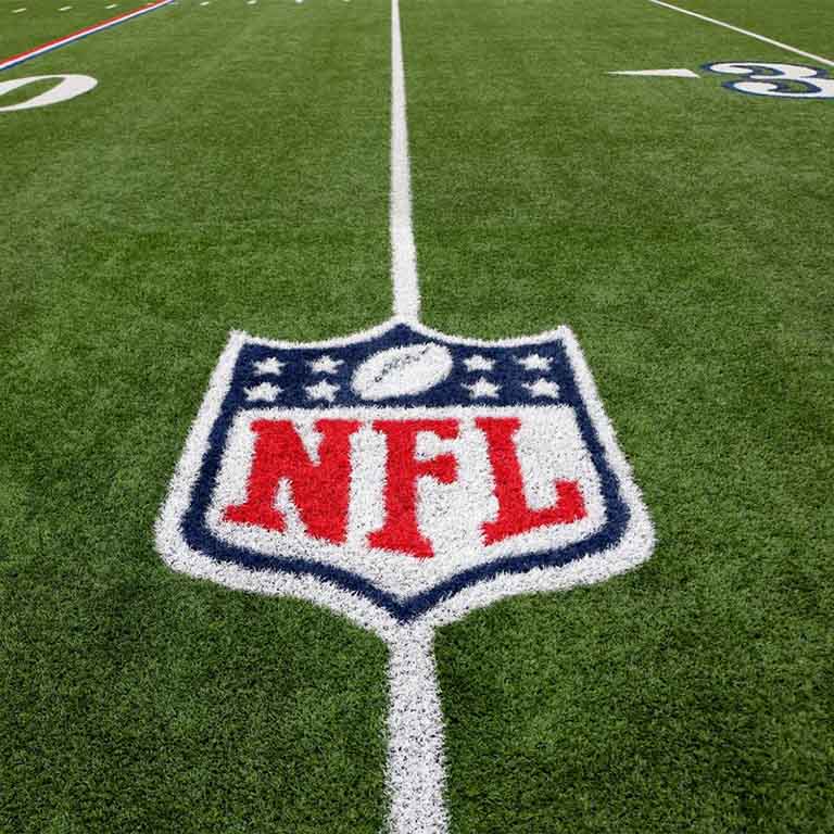 Los recortes de la NFL significan que el juego termina para unos jugadores