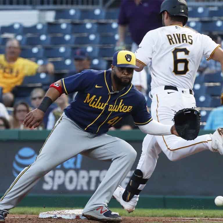 Milwaukee Domina a Los Piratas Con Un Pitcheo Estelar Y Una Ofensiva Explosiva